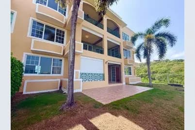 Exterior de Costa Dorada I · Unidad 102B mostrado por Coldwell Banker · Stellar MLS PR9123544