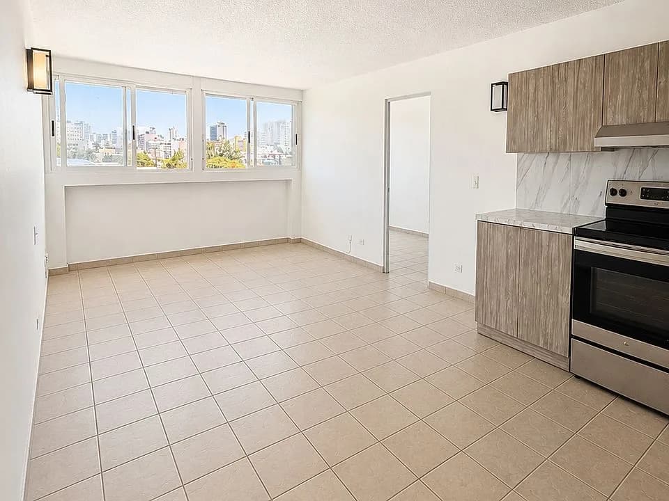 Exterior de Residencia en alquiler en Puerta de la Bahía mostrado por Zillow