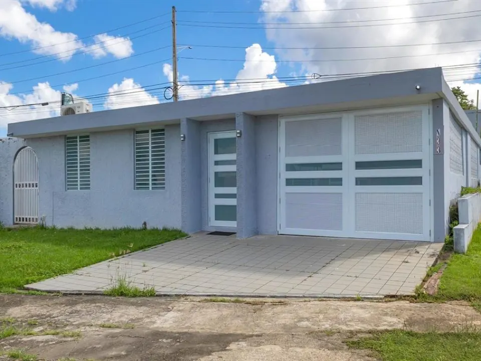 Exterior de Residencia N-33 Calle 23 mostrado por Zillow · Stellar MLS