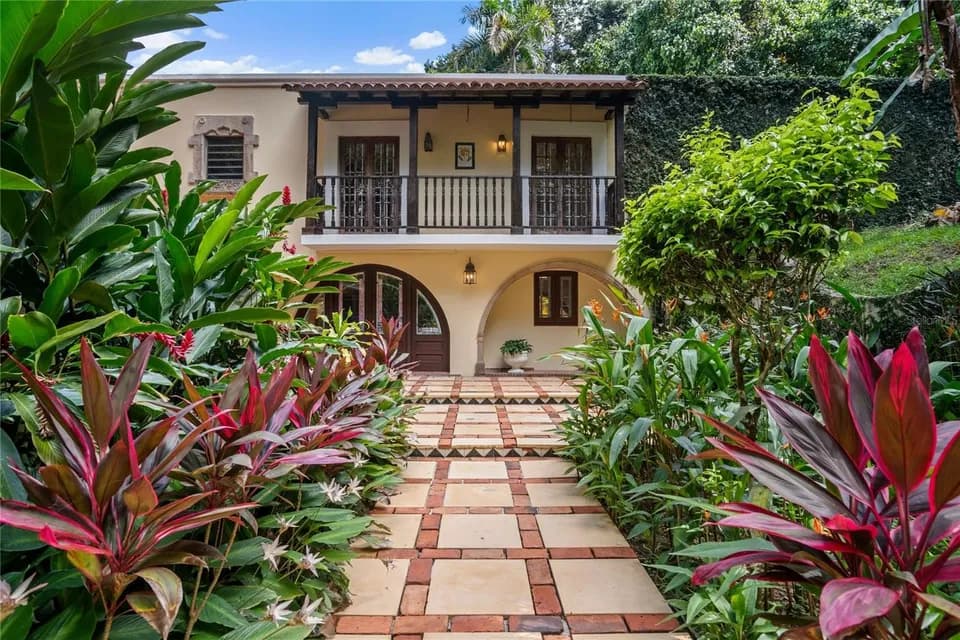 Exterior of Camino Coquí residence shown by Puerto Rico Realtors MLS