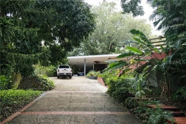 Exterior of Beverly Hills residence shown by Compass