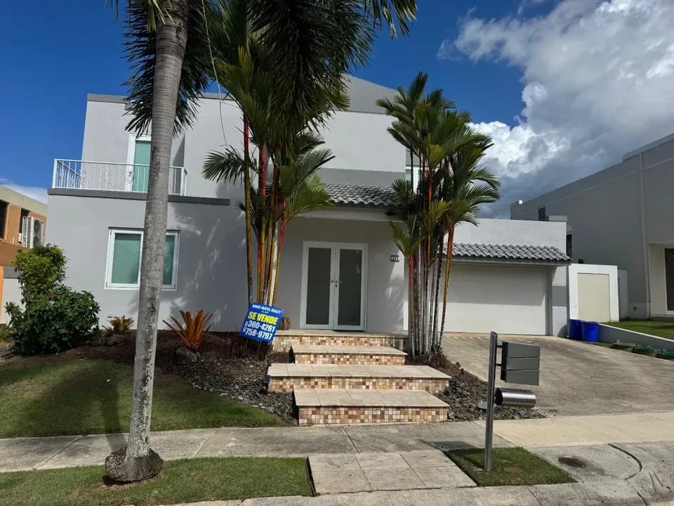 Exterior de 54 Calle Princesa Diana mostrado por EG Realty · MyStateMLS 11905726