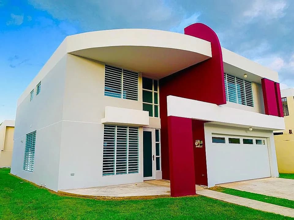 Exterior of 119 Isleña residence shown by Zillow