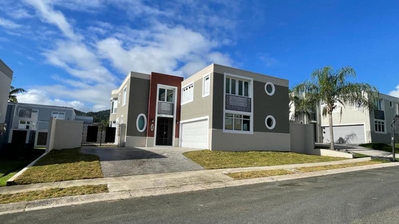 Exterior de Residencia en Sureña mostrado por Keller Williams Puerto Rico