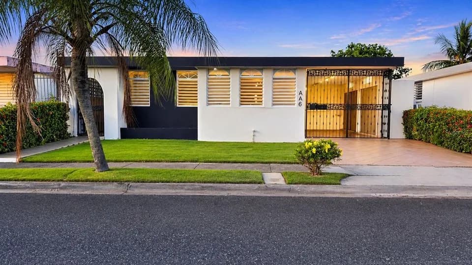 Exterior of Calle Melba shown by Findit · Stellar MLS