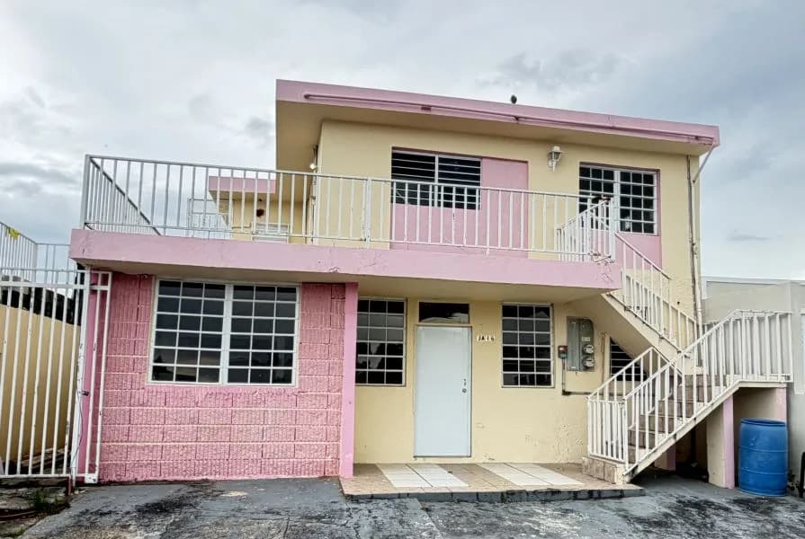 Exterior de JA16 Calle Antonio Egipciaco mostrado por Findit · Amplia MLS