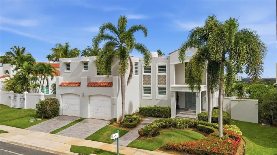 Exterior de 97 Calle Pitirre mostrado por Findit · Stellar MLS