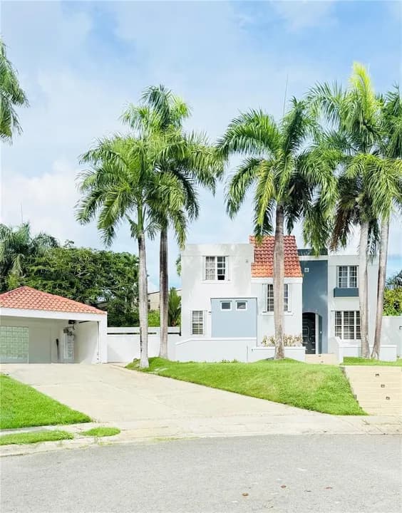 Exterior of F-4 Camino del Valle residence shown by Realtor.com