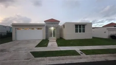 Exterior of Paisajes del Río residence shown by Findit
