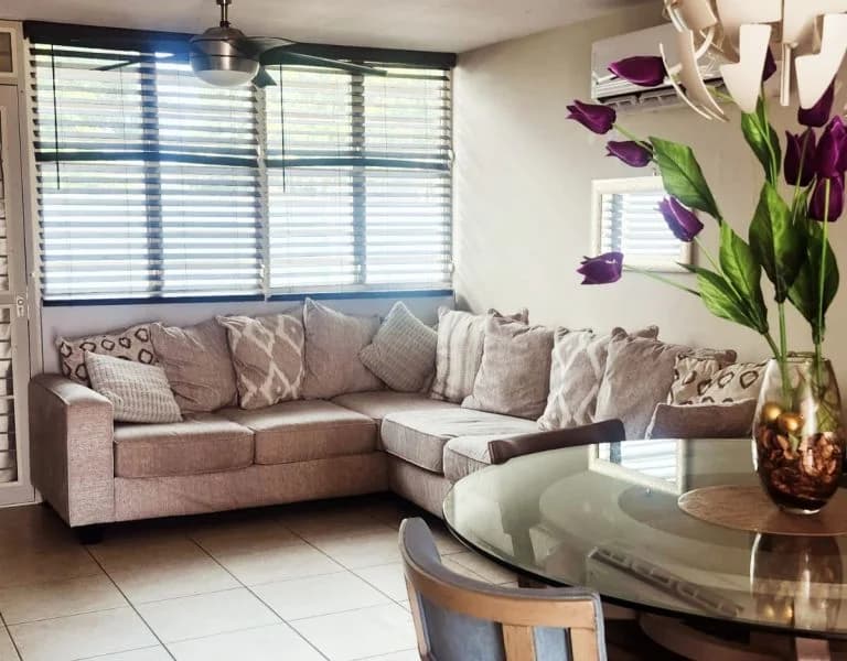 Exterior de F-115 en Palacios del Sol mostrado por Findit · Amplia MLS PRKWFE3900