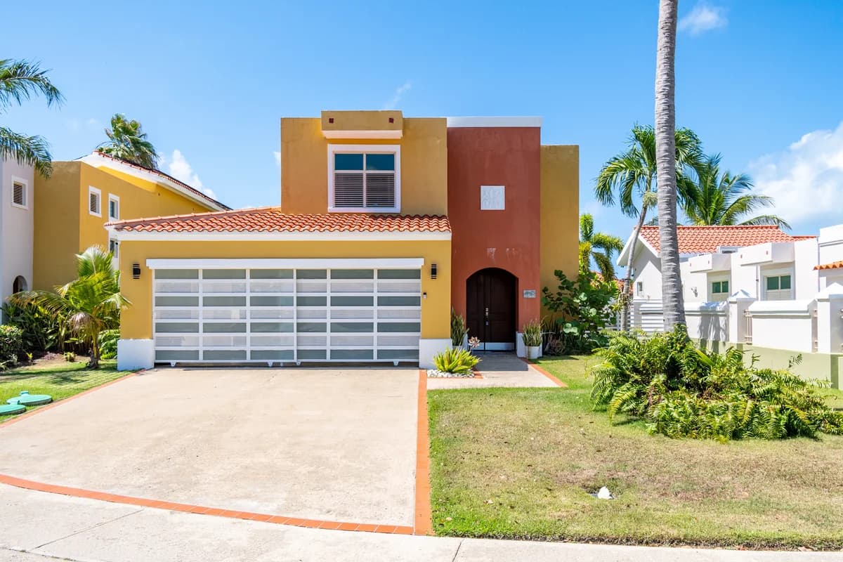 Exterior of Former rental at 74 Green Street shown by Effective Realty · historical rental