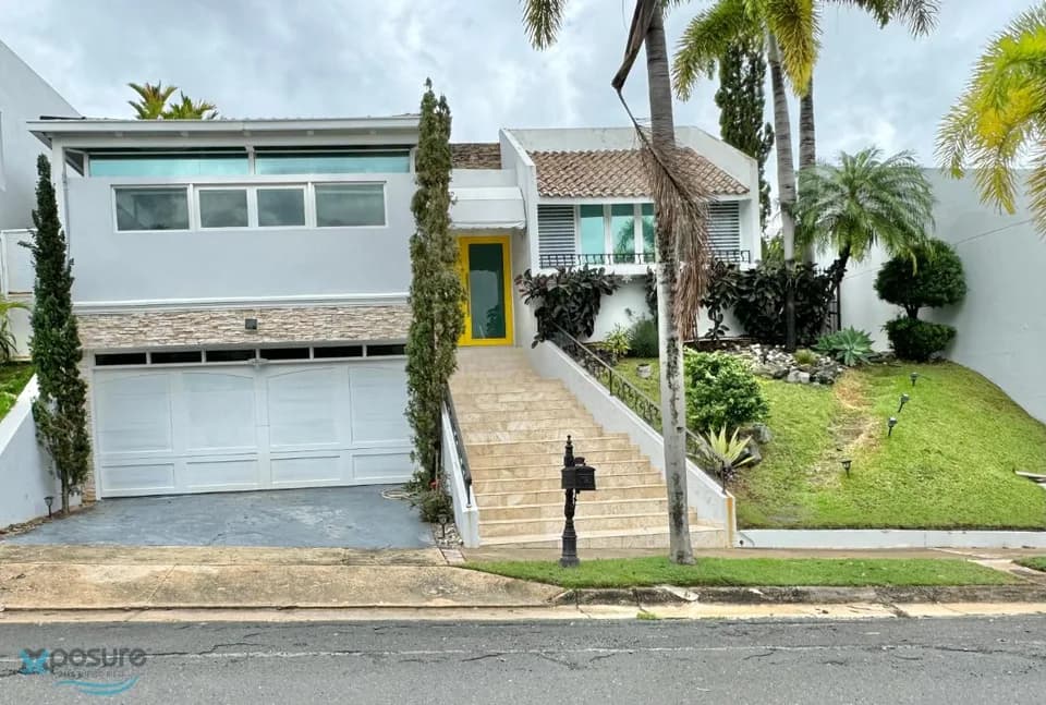 Exterior de Residencia en Paseo Real mostrado por Findit · Xposure MLS