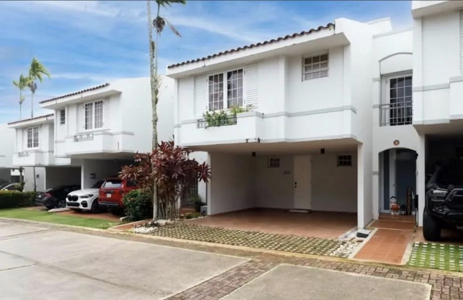Exterior of B19 Villas de Paseo Sol shown by Trulia · Amplia MLS
