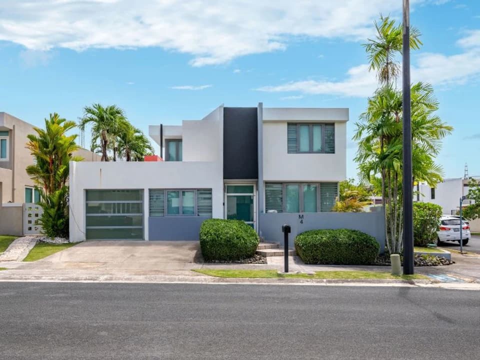 Exterior de M4 Calle Princesa Margarita mostrado por Keller Williams Puerto Rico · Amplia MLS PRKW2DC600