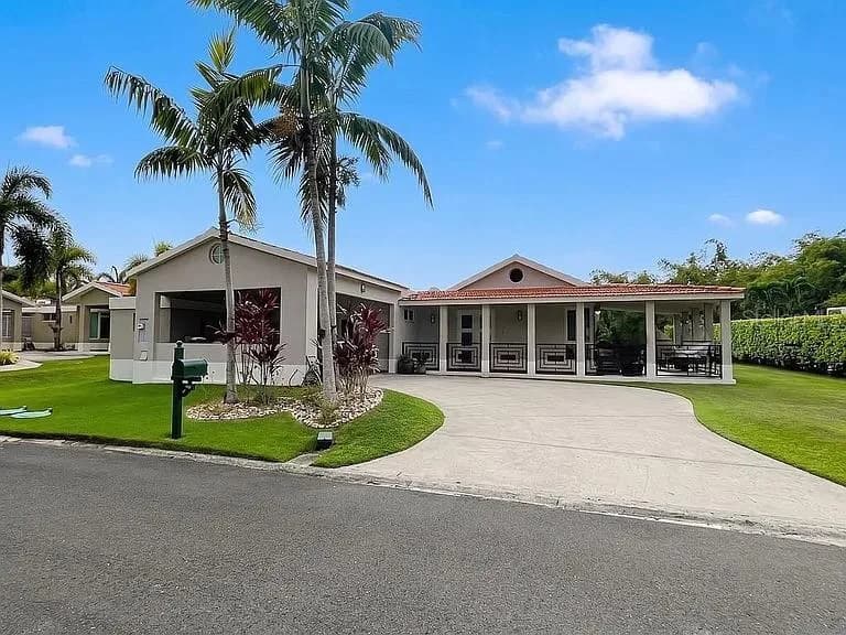 Exterior de 292 Camino de las Orquídeas · en venta mostrado por Findit · Stellar MLS PR9124106