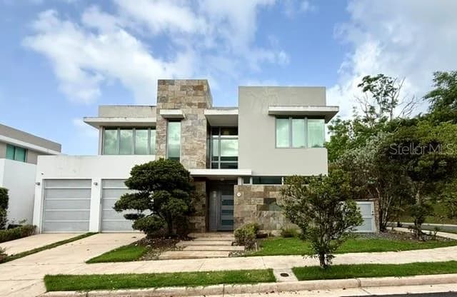 Exterior de 78 Calle 3 mostrado por Findit · Stellar MLS