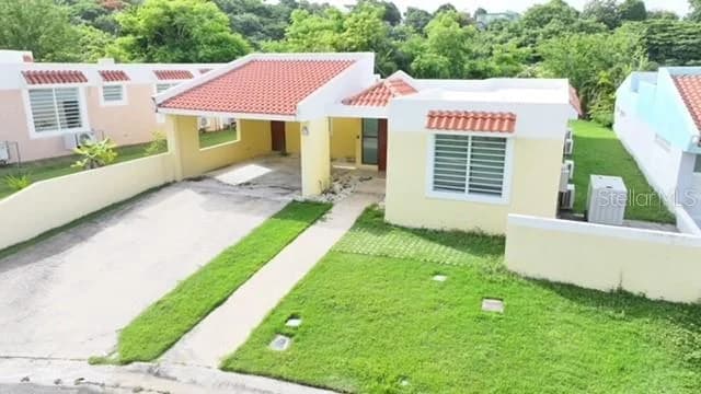 Exterior of 26 Villa Franca II shown by Casillas Realty · Stellar MLS