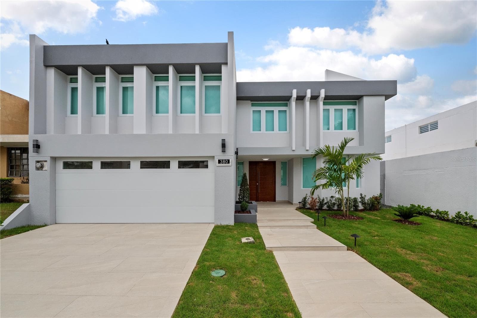 Exterior of Via Versalles No. 380 residence shown by Aileen Beale Real Estate
