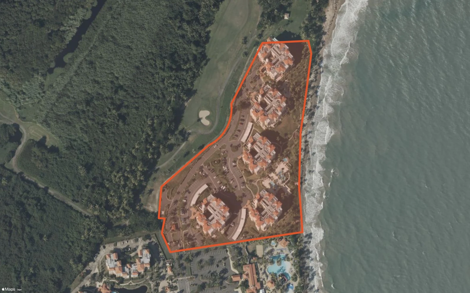 Vista aérea de los cinco edificios de Marbella Club y sus terrenos comunes